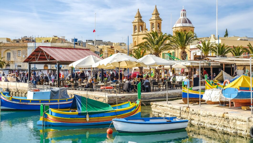 Malta, Yarı İhmal Edilen Binaların Ülkesi